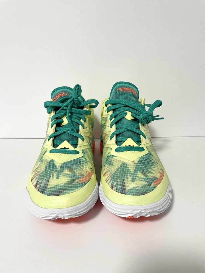 LeBron 18 Bajo BLANCO LIMA/MANGO BRILLANTE CITR VRT "Refresco de verano" Hombres EE. UU.:10. Foto 1 de 4