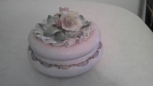 Contenedor Floral Campodimonte con Tapa, 6041 Estampado en la Parte Inferior - Imagen 1 de 5