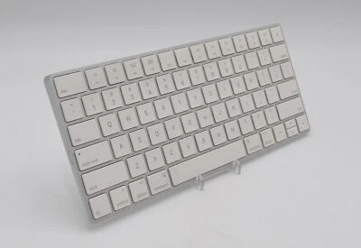 Apple A1644 Magic Keyboard (Wireless, Bluetooth) - Image 1 of 3