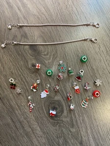 Set Braccialetto Charm Natalizio Festivo - Perline e Ciondoli a Tema Festivo - Foto 1 di 6