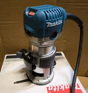 CLEARANCE! 110V Makita RT0700CX4 Router Trimmer + Trimmer Base+fence+vac attach - Picture 1 of 5