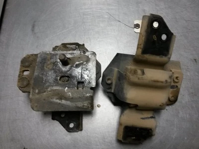 Par de montagens de motor para 97-98 Ford F-150 4.2 - Imagem 1 de 4