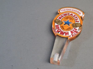 NEU CASTLE BRAUN ALE BIERHAHNGRIFF Zugbier Zugsystem Werbung - Bild 1 von 3
