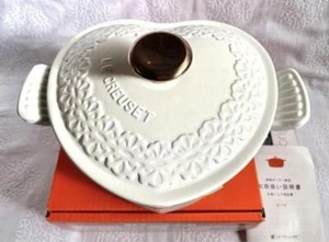 Le Creuset Cocotte Damour lace relief cotton 20cm Heart Shaped Pot With Box New - Picture 1 of 8