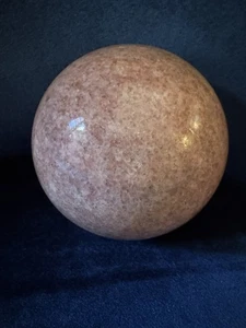 4 Zoll polierte rosa Granitkugel ca. 1,5 Kg - Bild 1 von 4