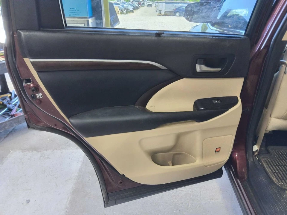 Highlander 2015 Door Trim Panel Rear 594841 - Imagem 1 de 1