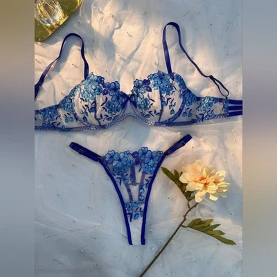 NUEVO Conjunto de Lencería Azul Floral Tanga Transparente Con Aros Sexy Novia Luna de Miel Pequeño Foto 1 de 4