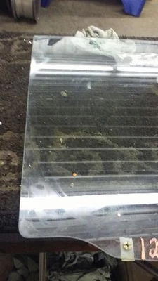 (LOCAL PICKUP ONLY) Passenger Rear Door Glass Moveable Fits 92-97 MONTERO 456360 - Image 1 of 4