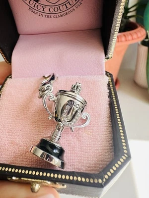 Pulsera Juicy Couture Plata Trofeo Dije Foto 1 de 4