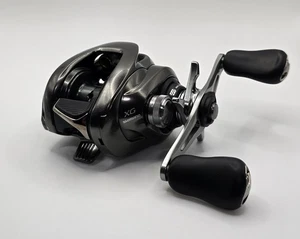 Shimano 20 Metanium XG Baitcast Reel Right Hand from Japan - Picture 1 of 13