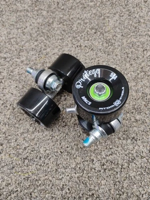 Conjunto de 4 rodas 95A Protege Atom quad skate com rolamentos abec-7 NOVO EM FOLHA preto - Imagem 1 de 3