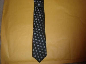 ROCK & REPUBLIC MEN'S THIN SKULL TIE NEW BLACK & GREY APPROX. 2.25" AT WIDEST - Picture 1 of 1