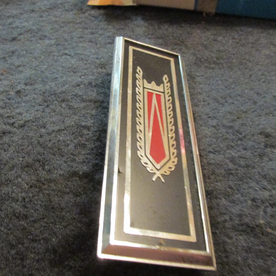 Nuevo de Lote Antiguo 1975 - 1978 Mercury Marquis Monterey Colony Park Panel de Puerta Emblema Nuevo de Lote Antiguo Foto 1 de 1