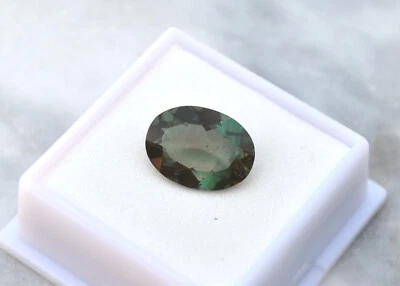 Piedra solar andesina verde corte ovalado de 5,07 quilates Foto 1 de 4