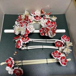 Kanzashi kimono bastoncino per capelli rosso e bianco fiore farfalla set forcina - Foto 1 di 4