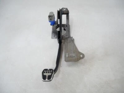 Conjunto de pedal de parada de freno de transmisión manual Ford Focus RS M/T 2016-2018 FABRICANTE DE EQUIPOS ORIGINALES Foto 1 de 4