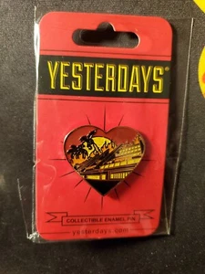 SDCC 2024 Yesterdays 1.25″ Friday Exclusive Dragon Heart Enamel Pin Comic Con - Picture 1 of 2