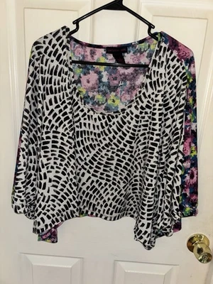 Top corto reversible Material Girl talla L estampado negro blanco  Foto 1 de 3