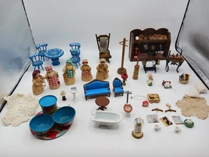 Vintage Lot of Dollhouse Furniture, Wood, Diecast, And Cornhusk Dolls x 5 - Picture 1 of 7