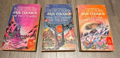 JRR Tolkien The Lord Of The Rings Trilogy 1966 Paperback Set Dolphin Edition Foto 1 de 4