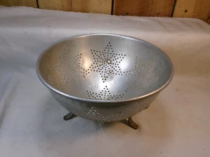 Vintage Aluminum Star Pattern Colander Strainer - Picture 1 of 5
