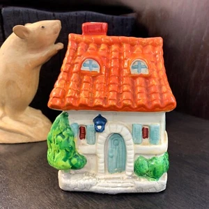 Vintage  COUNTRY COTTAGE  MONEY BOX  - PAPIER MACHE Figurine -  VGC - Picture 1 of 9