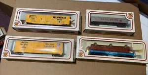 4 Bachmann HO Scale ELECTRIC TRAINS UNION PACIFIC UP 499051 Railroad Box Car ๐ - Picture 1 of 7