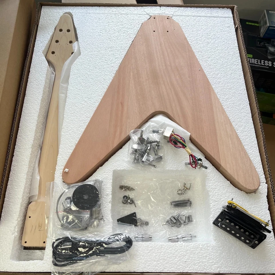 Kit de Guitarra Eléctrica Hágalo Usted Mismo Almacén de EE. UU. Cuello de Avión B Llama Arce Caoba Cuerpo Foto 1 de 4