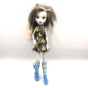 2008 Monster High Frankie Stein Emoji Kleid Puppe mit Stiefeln Sonnenbrille DVH19 11" - Bild 1 von 9