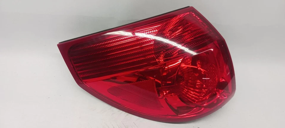 '06-'10 TOYOTA SIENNA Left Driver Taillight  OEM Grade A Condition! — 第 1/4 张图片