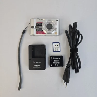 Panasonic Lumix Digitalkamera DMC-FX10 6 MP Kamera Silber Leica DC Lens RARITÄT  - Bild 1 von 4