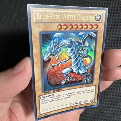 LC01-EN004 Blue-Eyes White Dragon Yugioh Legendary Collection 1 Ultra Rare - Image 1 of 4