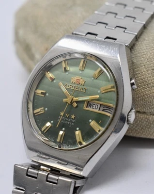 Vintage 70s Mens Orient Tristar Automatic Day/Date Green Gradient Dial cal 46941 - Image 1 of 4