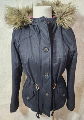 Chaqueta de invierno Hollister para mujer talla M Parka de piel sintética extraíble con capucha forro a cuadros Foto 1 de 4