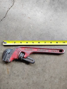 Vintage Ridgid Off Set Pipe Wrench E10 Ridge Tool Co. Elyria Ohio - Picture 1 of 8