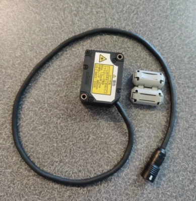 Omron ZX2-LD100L Reflective, Diffuse Optical Sensor 3.937" (100mm) Analog - Image 1 of 4