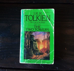 J. R. R. Tolkien - The Two Towers - Foto 1 di 4