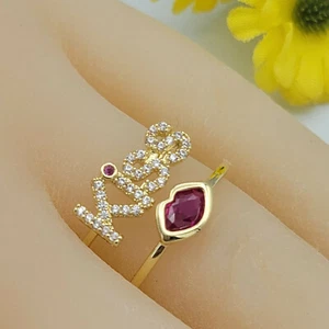 Anillo de talla única enchapado en oro de 14 K para besos y labios rojos. Joyería para mujer. Laminado dorado - Imagen 1 de 4