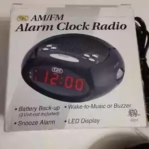 Tozai AM/FM Alarm Clock Radio - Picture 1 of 6