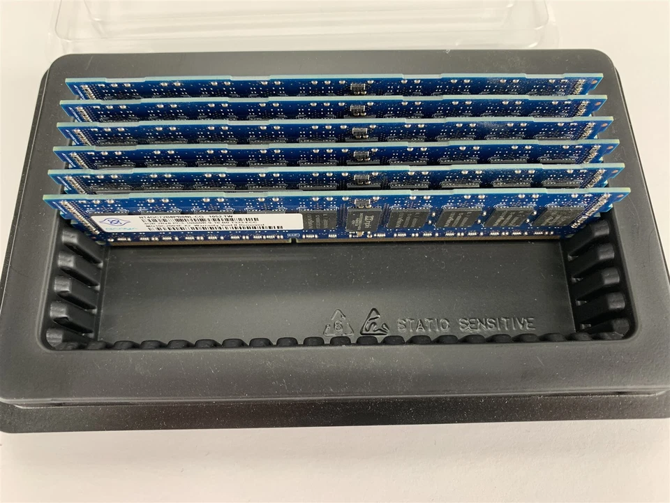 Memoria RAM de servidor 24 GB NANYA 6X 4 GB 2Rx8 PC3-10600R ECC REG NT4GC72B8PB0NL-CG Foto 1 de 2