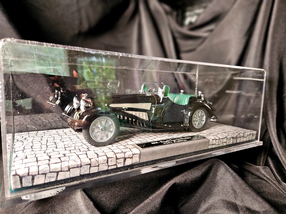 Minichamps 1931 BUGATTI TYPE 54 ROADSTER #0205 of #1002 1:24 Scale Inv. #0136 - Image 1 of 4