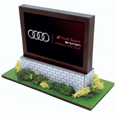 Valla publicitaria real Racing Models Roadside "Audi Sport" escala 1/32 slot car building Foto 1 de 4