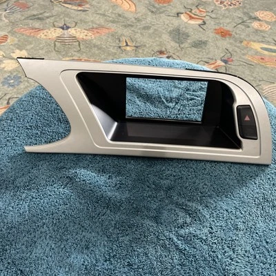 Audi A4 S4 2009 2015 tablero central pantalla bisel cubierta moldura con interruptor de peligro OEM Foto 1 de 4