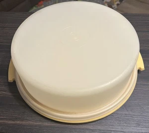 Vintage Tupperware Pie Keeper Taker 719 Harvest Gold Lid Sheer 720 No handle - Picture 1 of 4