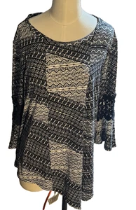 NY Collection womens' black/white geo print with bell 3/4 sleeves Top sz Med NWT - Picture 1 of 4