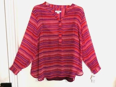 Blusa Liz Claiborne Feminina 2X Plus Roxa Vermelha Listrada Decote V Botão Manga Longa - Imagem 1 de 4