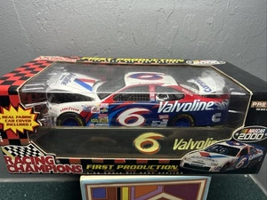 Racing Champions First Production 2000 NASCAR #6 Mark Martin 1:24 Scale w/Cover - Picture 1 of 8