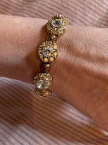 * Schiefer & Weide Gold Kristall Stretch Armband $50 - Bild 1 von 3