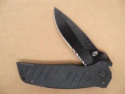 Gerber Swagger Folding Pocket Knife - Black Serrated Blade - Very Good - Image 1 of 4