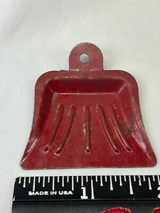 2 inch Vintage stamped metal dollhouse dustpan. RED - Picture 1 of 2